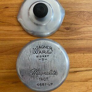 VINTAGE MAGNALITE SYDNEY O 1.5 QT POT